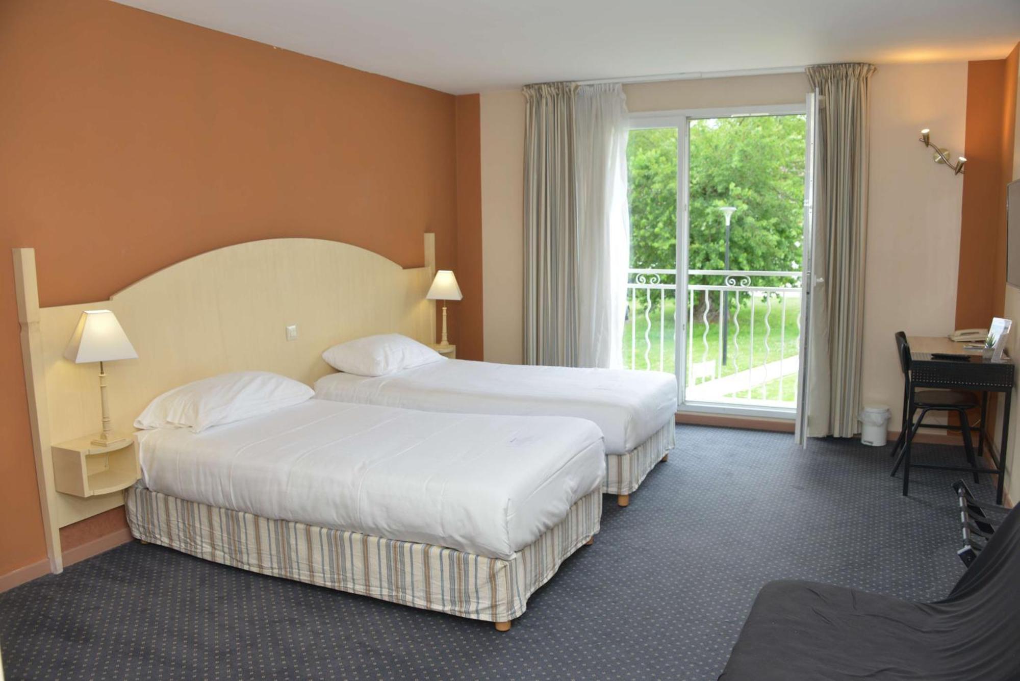Best Western Golf D'Albon Ngoại thất bức ảnh
