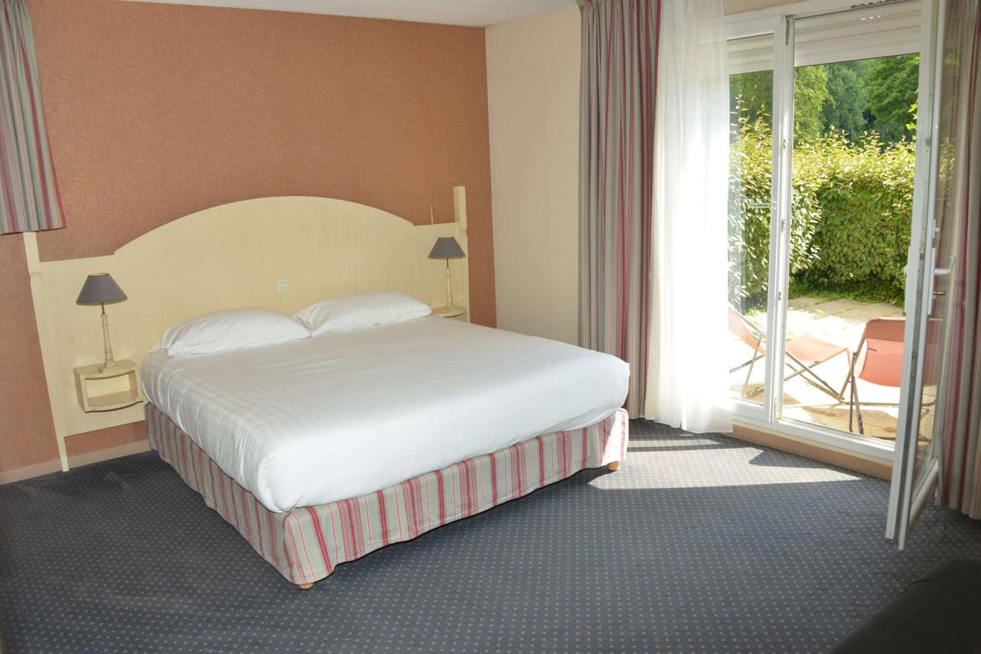 Best Western Golf D'Albon Ngoại thất bức ảnh